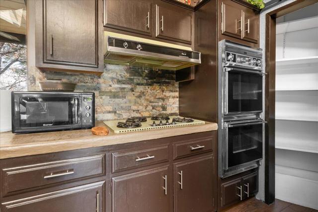 719 Villa Grove Avenue, Big Bear CA: https://media.crmls.org/mediaz/33681ceb-b351-4842-9d10-5e5c153c6083.jpg