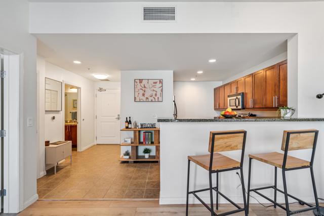 253 10Th Ave, San Diego CA: https://media.crmls.org/mediaz/33685438-78c2-461e-bb46-edb365c99a6c.jpg