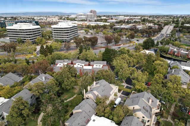 914 Shoreline Drive, San Mateo CA: https://media.crmls.org/mediaz/33692af3-fe74-441a-8c71-12f6ea02c49f.jpg