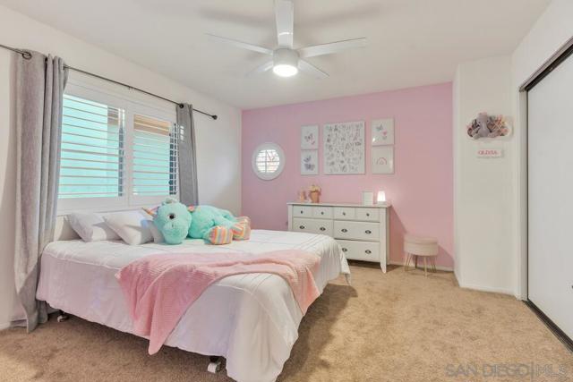 1956 Casablanca Ct, Vista CA: https://media.crmls.org/mediaz/33699462-b3bb-46d3-a9e4-26ff7039622c.jpg
