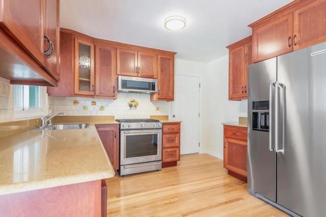 560 6th Avenue, Menlo Park CA: https://media.crmls.org/mediaz/336a1152-5866-4ad6-8728-5f1c7bef9fda.jpg