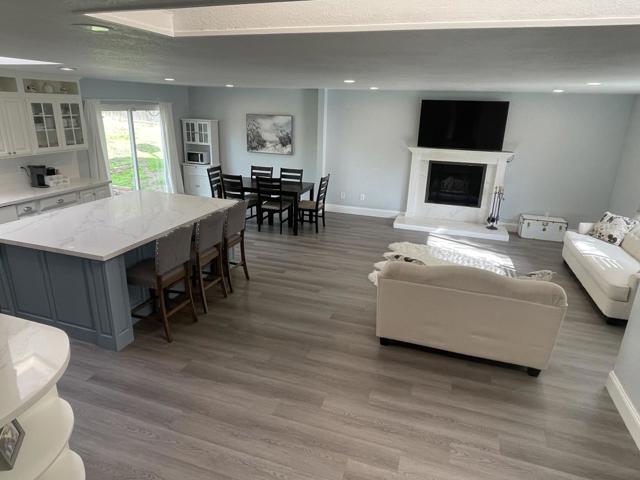 15105 Charter Oak Boulevard, Salinas CA: https://media.crmls.org/mediaz/336b0269-223c-4964-b02e-3a604ccb38cf.jpg