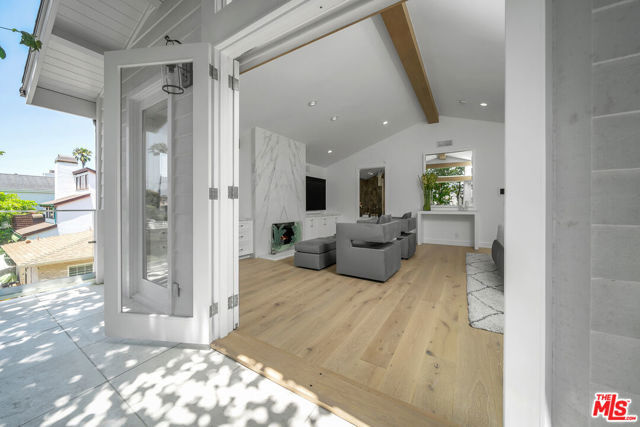 Image 27 of 43 For 2620 Grand Canal