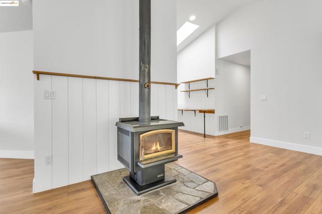 16806 Brewer Rd, Grass Valley CA: https://media.crmls.org/mediaz/336b4bf3-2542-4d86-bcf1-19b30745c983.jpg