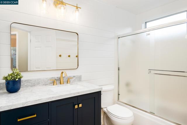 200 Hat Creek Ct, San Ramon CA: https://media.crmls.org/mediaz/336b4cd0-3ea0-42e2-b00d-f66dc907f698.jpg
