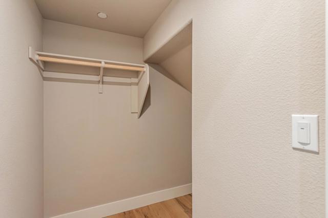 1133 Coyote Peak Way, Hollister CA: https://media.crmls.org/mediaz/336b5356-31eb-4965-a87e-6a6e306c5677.jpg