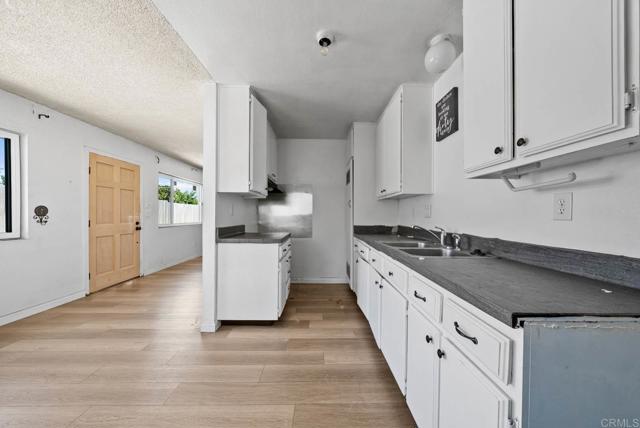Image 7 of 30 For 1877 Donax Avenue