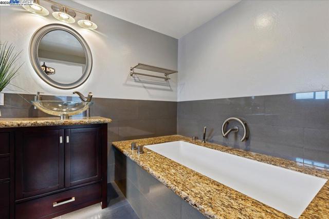 1672 Crescent Avenue, Castro Valley CA: https://media.crmls.org/mediaz/336c5b22-1f48-4c1c-b38f-9ee917b3d60e.jpg