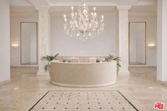 9249 Burton Way, Beverly Hills CA: https://media.crmls.org/mediaz/336c8ec8-3cd9-4eb8-9a6b-a9c471e593d1.jpg