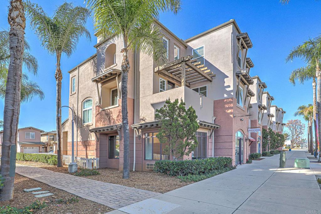 1575 S Escondido Blvd