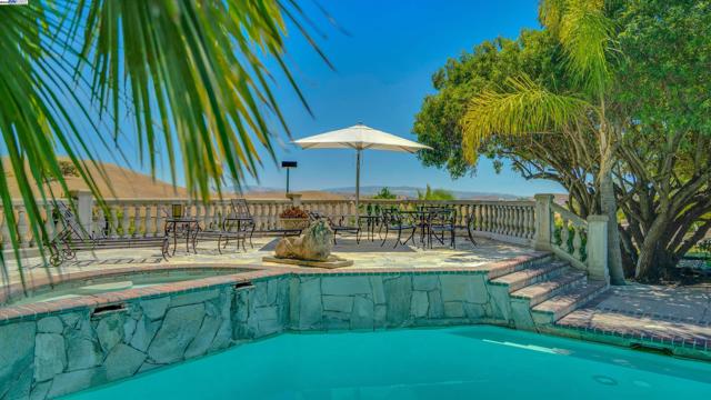 4478 Deer Ridge Road, Danville CA: https://media.crmls.org/mediaz/336d031a-203e-4a2b-853c-e2ec4de4b60a.jpg