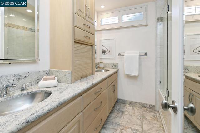 1555 Pebblebrook Ct, Walnut Creek CA: https://media.crmls.org/mediaz/336db541-1405-4ef0-93b9-337573864d66.jpg
