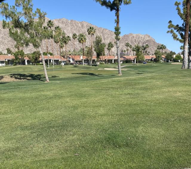 54673 Oakhill, La Quinta CA: https://media.crmls.org/mediaz/336e8848-4f90-4135-805c-cf8c63854168.jpg