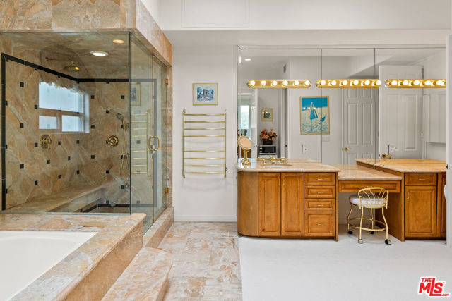 6400 Kanan Dume Road, Malibu CA: https://media.crmls.org/mediaz/336ea930-73c7-4378-8acb-fe42c72d492a.jpg