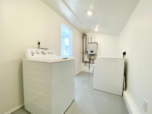 1076 Grand Avenue, South San Francisco CA: https://media.crmls.org/mediaz/336f2b9f-8a86-4087-9ee7-62fac8ab7ac4.jpg