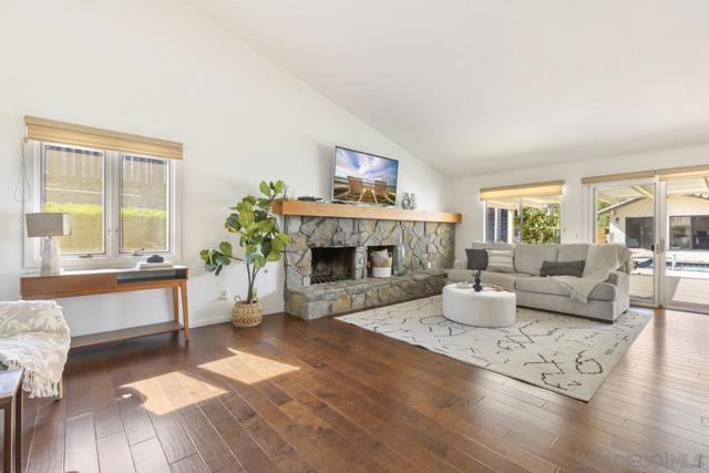 1549 Ventana Drive, Escondido CA: https://media.crmls.org/mediaz/336f3cd0-7783-41ce-a9fd-1face471cb76.jpg