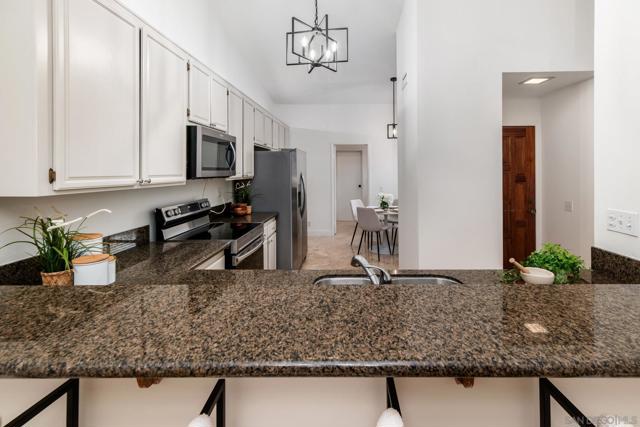 Image 15 of 51 For 17922 Avenida Cordillera  258