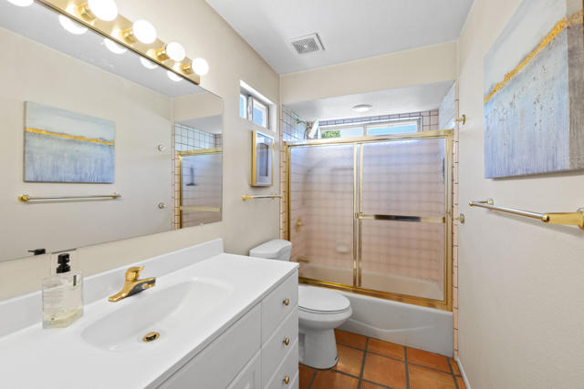 73438 Foxtail Lane, Palm Desert CA: https://media.crmls.org/mediaz/3370f22f-d3ce-4aa8-9e22-b525e5f7206d.jpg