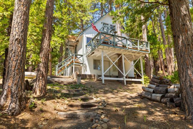 29380 Lassen Drive, Cold Springs CA: https://media.crmls.org/mediaz/33711db9-51bb-491f-9582-aca2dac14585.jpg