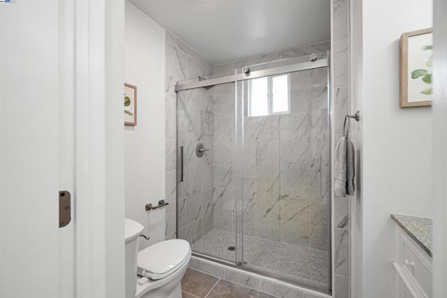 1662 Dorchester Pl, Concord CA: https://media.crmls.org/mediaz/33713bd8-a704-499a-bb87-f7702c6aa943.jpg