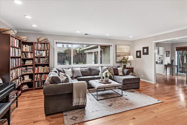 12058 CANDY Lane, Saratoga CA: https://media.crmls.org/mediaz/337235f3-733a-4553-b024-d51664cc98ba.jpg