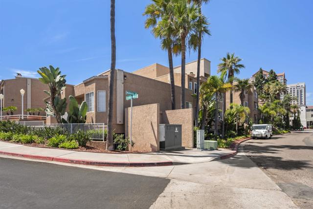 3969 Mahaila Ave, San Diego CA: https://media.crmls.org/mediaz/33723ff4-0d74-445e-89d2-ee5b6a53395a.jpg