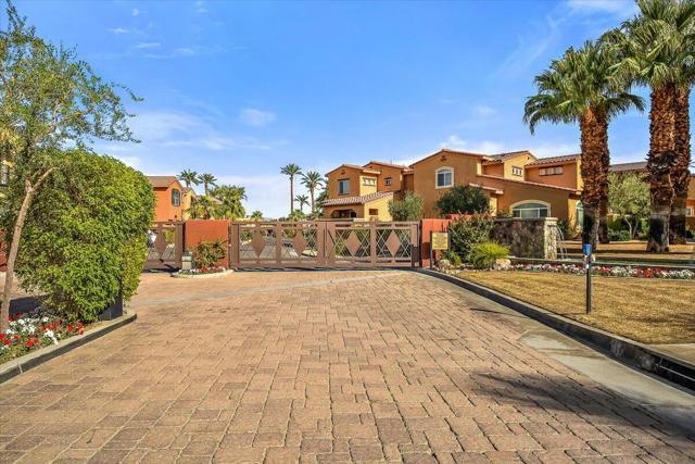52190 Desert Spoon Court, La Quinta CA: https://media.crmls.org/mediaz/3373cd53-ece8-46fc-b9f2-2b56d546901e.jpg