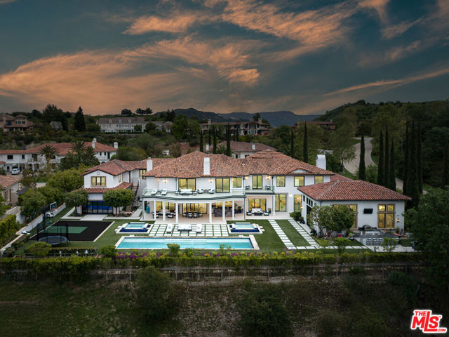 25201 Prado Del Misterio, Calabasas CA: https://media.crmls.org/mediaz/3373cfc8-9e59-4dd8-986e-952bd9b51ee7.jpg