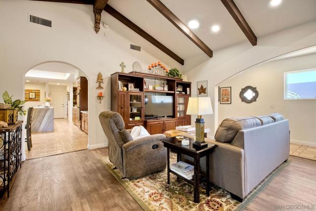 2064 Santa Margarita Dr., Fallbrook CA: https://media.crmls.org/mediaz/337456eb-3c98-4544-8e0c-20edb9c2451c.jpg