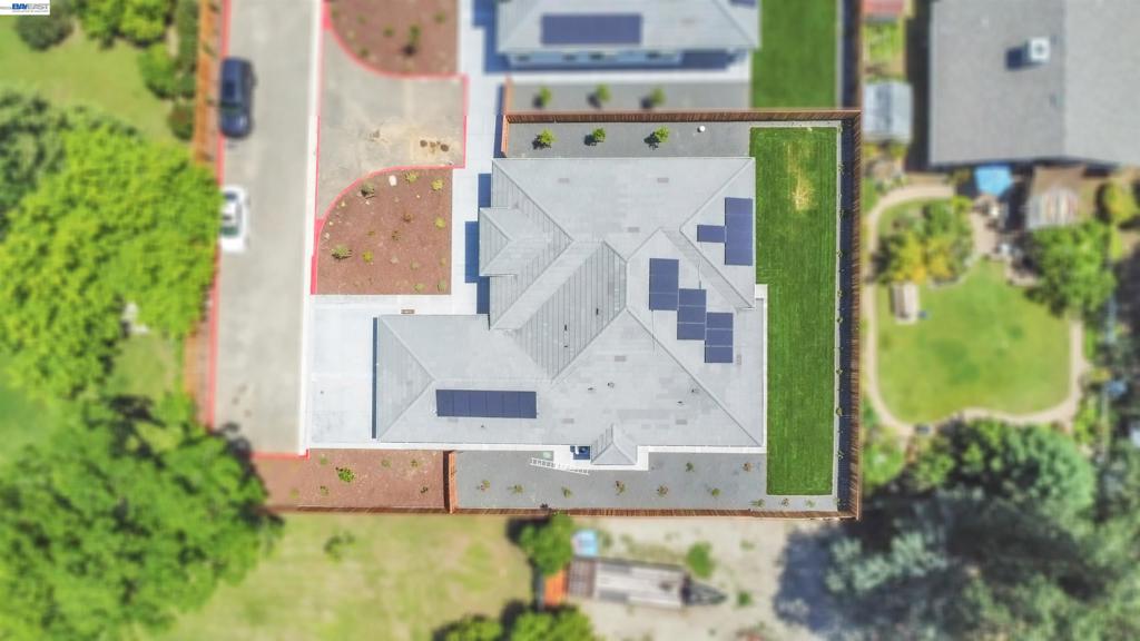 https://media.crmls.org/mediaz/3374d248-15a9-4722-9819-723c06add0fb.jpg?preset=X-Large
