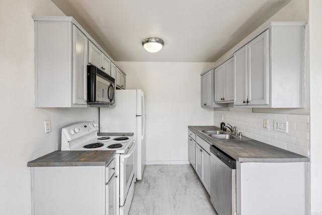 Detail Gallery Image 1 of 18 For 4402 Delta St #23,  San Diego,  CA 92113 - 2 Beds | 1 Baths