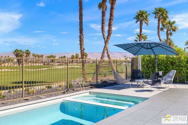 4321 Lumina Way, Palm Springs CA: https://media.crmls.org/mediaz/33753c25-bc95-4098-8e34-691ea2bc07f6.jpg