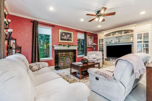 290 Bonnie Lane, Hollister CA: https://media.crmls.org/mediaz/33761b8e-dde7-469a-bee7-00ff97554c7d.jpg