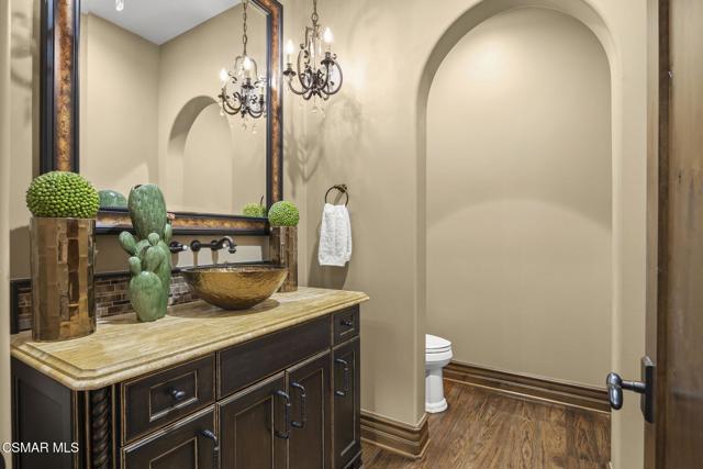 82 Queens Garden Drive, Thousand Oaks CA: https://media.crmls.org/mediaz/33764783-3edb-4fa9-9499-aede0e44562c.jpg