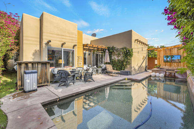 54175 Avenida Madero, La Quinta CA: https://media.crmls.org/mediaz/3376c01c-e95c-4cb5-adce-14322b15719c.jpg
