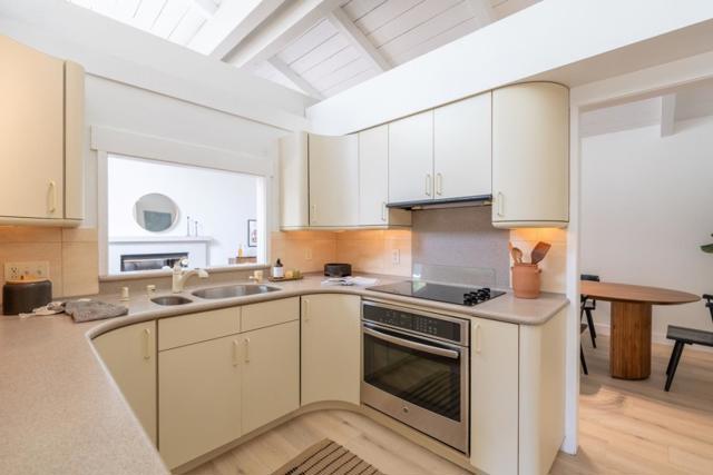 4091 Pine Meadows Way, Pebble Beach CA: https://media.crmls.org/mediaz/3376de81-370e-481c-89df-ad57fd8ee25e.jpg