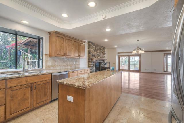 1650 Elevado Road, Vista CA: https://media.crmls.org/mediaz/3376ecdf-bd72-4c74-87f5-7846007516b5.jpg