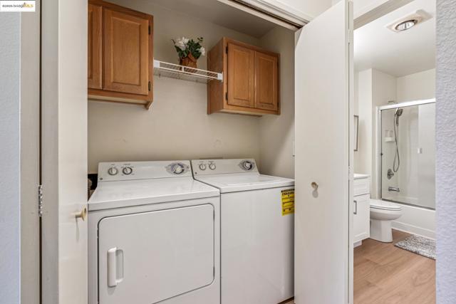 227 Marina Lakes Dr, Richmond CA: https://media.crmls.org/mediaz/33771a1c-a5e8-4168-a407-ea7c4da22f42.jpg