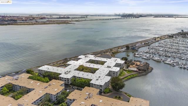 5 Admiral Dr, Emeryville CA: https://media.crmls.org/mediaz/33782871-6e94-42be-8520-cf1ff2f483e7.jpg