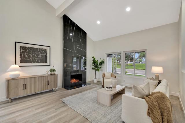 349 N Willowspring Dr, Encinitas CA: https://media.crmls.org/mediaz/3378b2cb-661d-4f22-bab7-2c7a90b4afb7.jpg