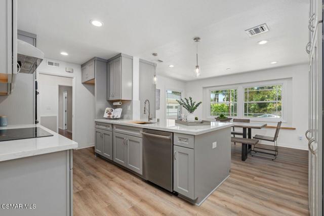7427 Sausalito Avenue, West Hills CA: https://media.crmls.org/mediaz/3378c598-069c-4cf6-9e97-a4bb1a5e3b46.jpg