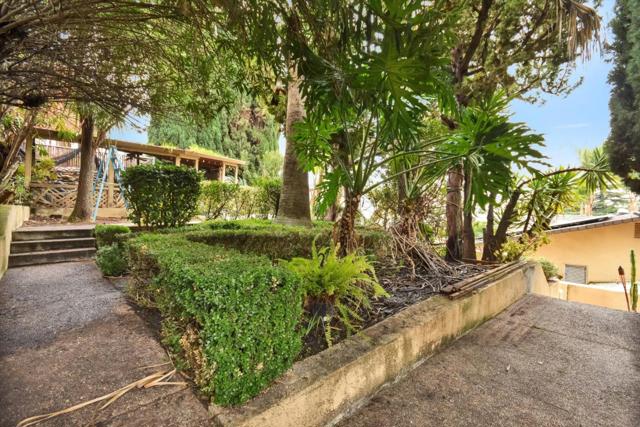 372 Fleming Avenue, San Jose CA: https://media.crmls.org/mediaz/3379c1e0-56c1-48d4-8446-2e0a116b6c5b.jpg