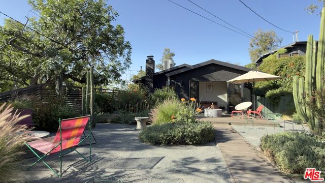 1407 Randall Court, Los Angeles CA: https://media.crmls.org/mediaz/337a685c-8403-4414-8353-0b0c72f602bf.jpg