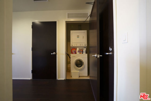 1100 S Hope Street, Los Angeles CA: https://media.crmls.org/mediaz/337bcc19-eab7-4292-a276-8fbe30c6a5b3.jpg