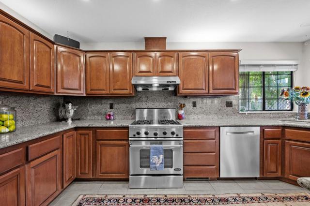 316 Valdez Avenue, Half Moon Bay CA: https://media.crmls.org/mediaz/337bf5ea-5ada-4c78-ae71-57d91ccbb351.jpg