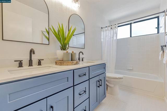 4924 Rocky Rd, Richmond CA: https://media.crmls.org/mediaz/337bfb1b-0962-414f-a36e-b76c9bba29b2.jpg