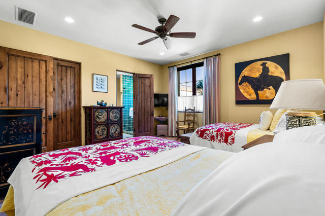 80645 La Docena Trail, La Quinta CA: https://media.crmls.org/mediaz/337cbc56-164d-44b5-b4c7-58c6361d379a.jpg
