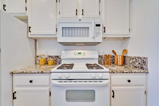 827 Creekside Place, Santa Clara CA: https://media.crmls.org/mediaz/337d4281-38da-46b5-83b8-59b05bb09385.jpg