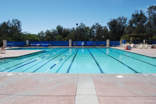 16071 Sun Summit Pt, San Diego CA: https://media.crmls.org/mediaz/337e8077-7ac3-4c4c-8723-f43a77c069fc.jpg
