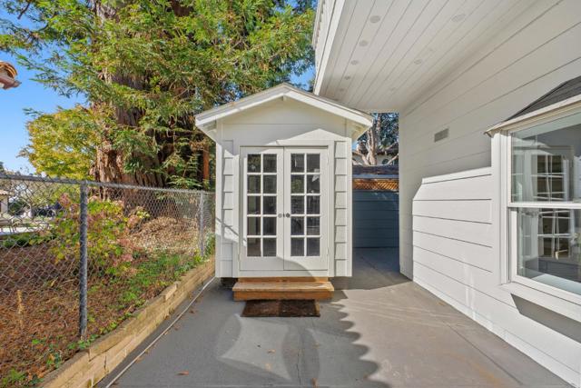 320 Cliff Drive, Aptos CA: https://media.crmls.org/mediaz/337e8240-f187-422d-a564-e66763180961.jpg